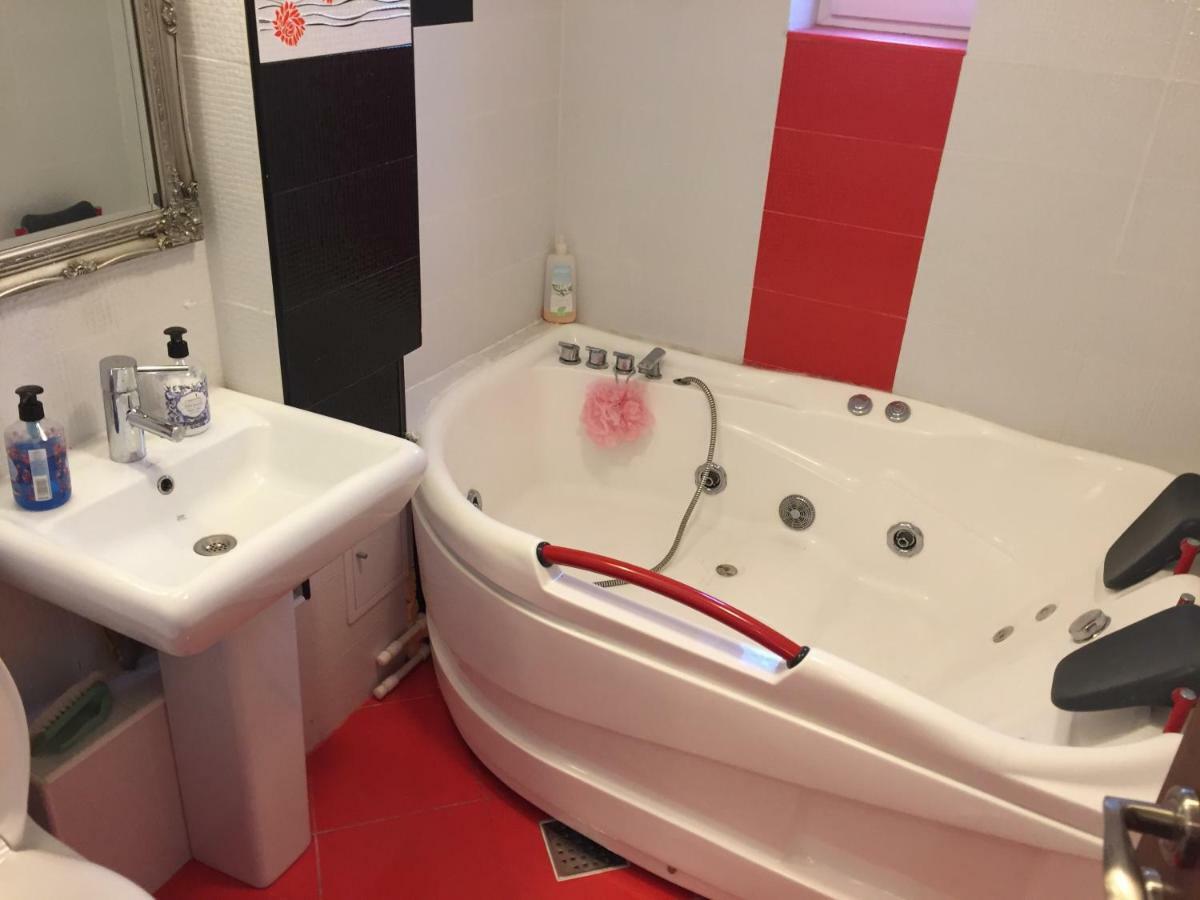 Apartament Tomis Nord 3 Camere Constanţa Eksteriør billede